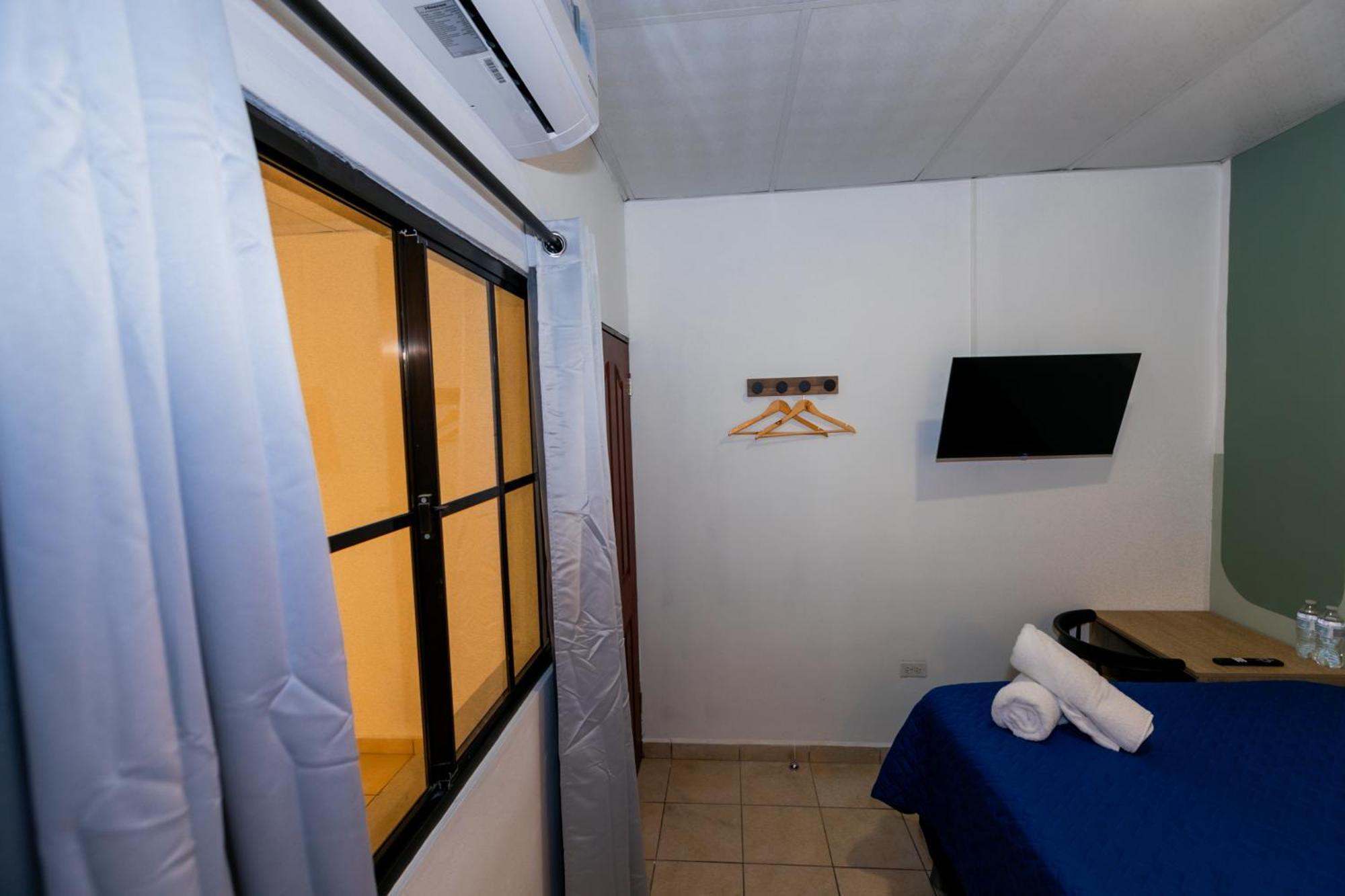 ホテル Friendly House Santa Tecla エクステリア 写真